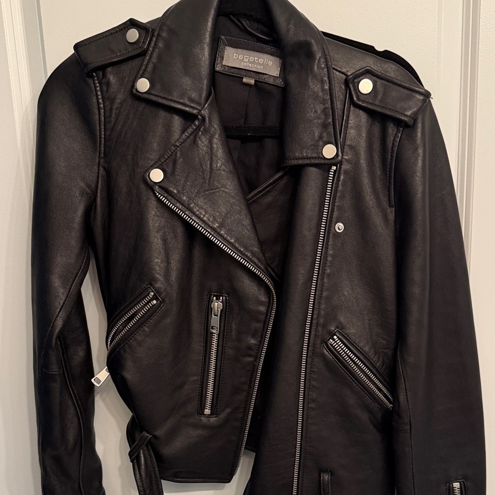 Bagatelle Women's Sleek Black Leather Jacket size small